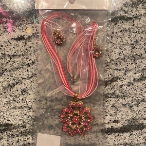 Pink Floral Pendant Necklace‎ and Earrings